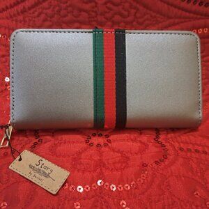 women's new DaVinci wallet.